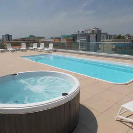 Apartment Contemporary Featuring A Rooftop Pool
